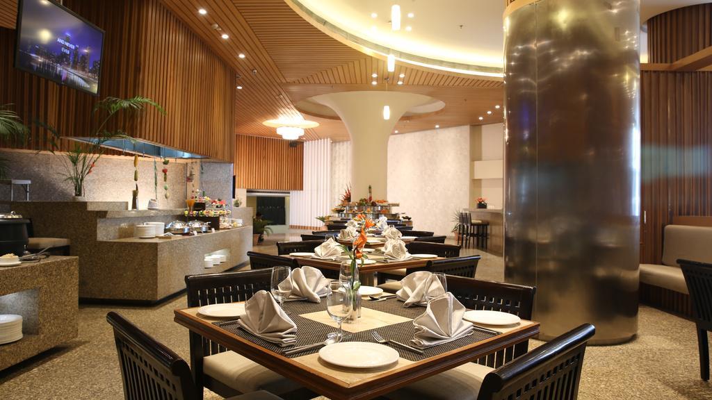Country Inn & Suites By Radisson, Meerut Exterior photo