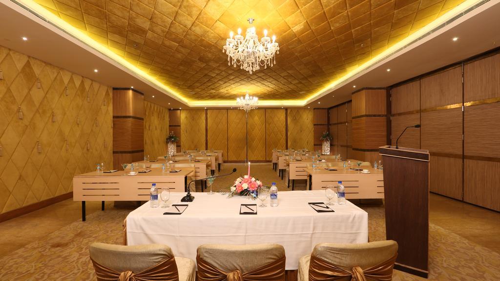 Country Inn & Suites By Radisson, Meerut Exterior photo