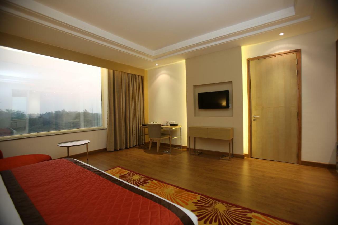 Country Inn & Suites By Radisson, Meerut Exterior photo
